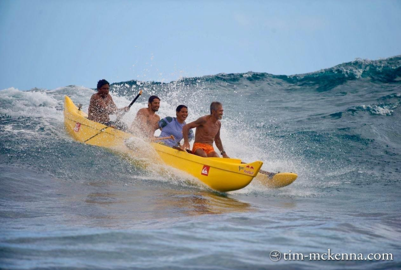 Découverte et pratique du va'a surf en pass demi journée avec Hinatea Bernadino